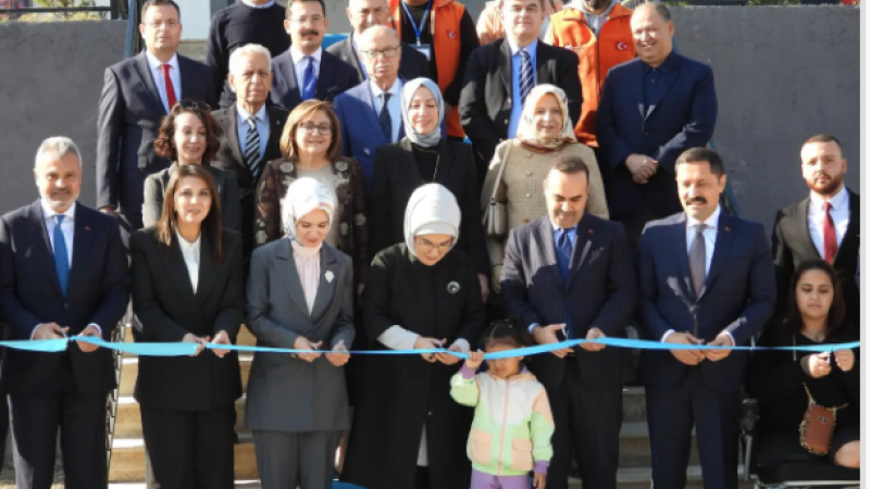 Emine Erdoğan, Engelli Sosyal Girişimcilik Merkezi'nin açılışını yaptı