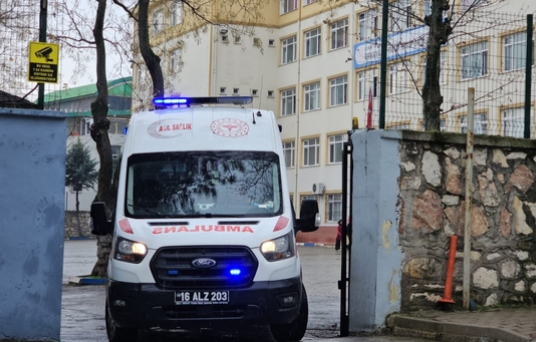 Bursa'da 6 öğrenci gıda zehirlenmesi şüphesiyle hastaneye kaldırıldı