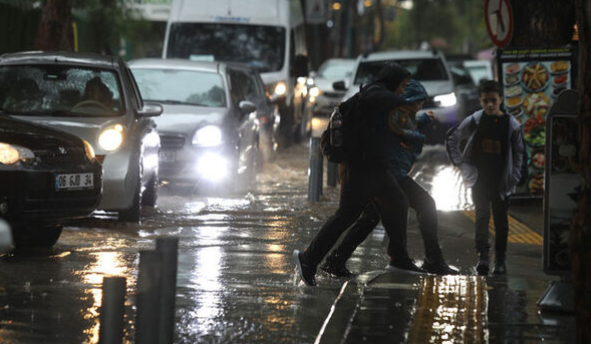 Meteoroloji'den Ege ve Batı Akdeniz için sağanak yağmur uyarısı